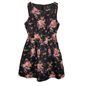 Forever 21 Floral Sleeveless Fit and Flare Open back detail